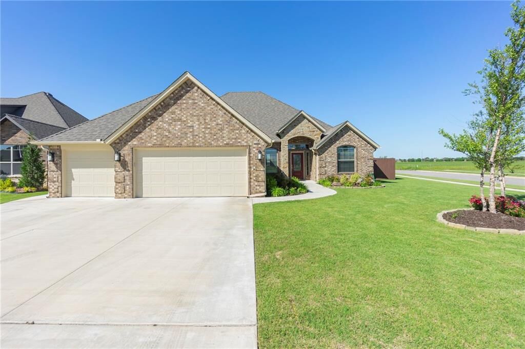 Property Photo:  1932 Carmona Lakes Drive  OK 73160 