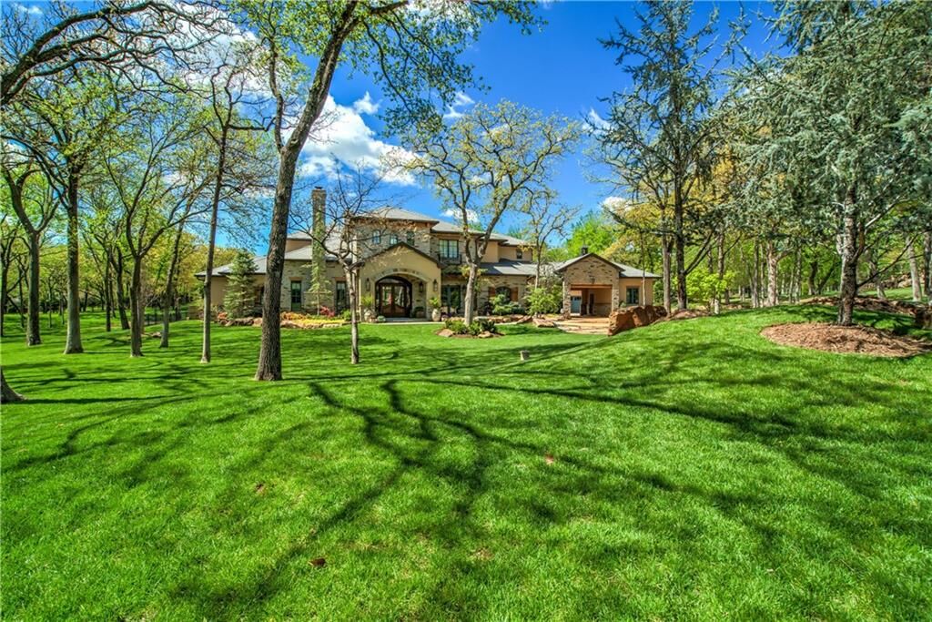Property Photo:  2301 Summerhaven Way  OK 73013 
