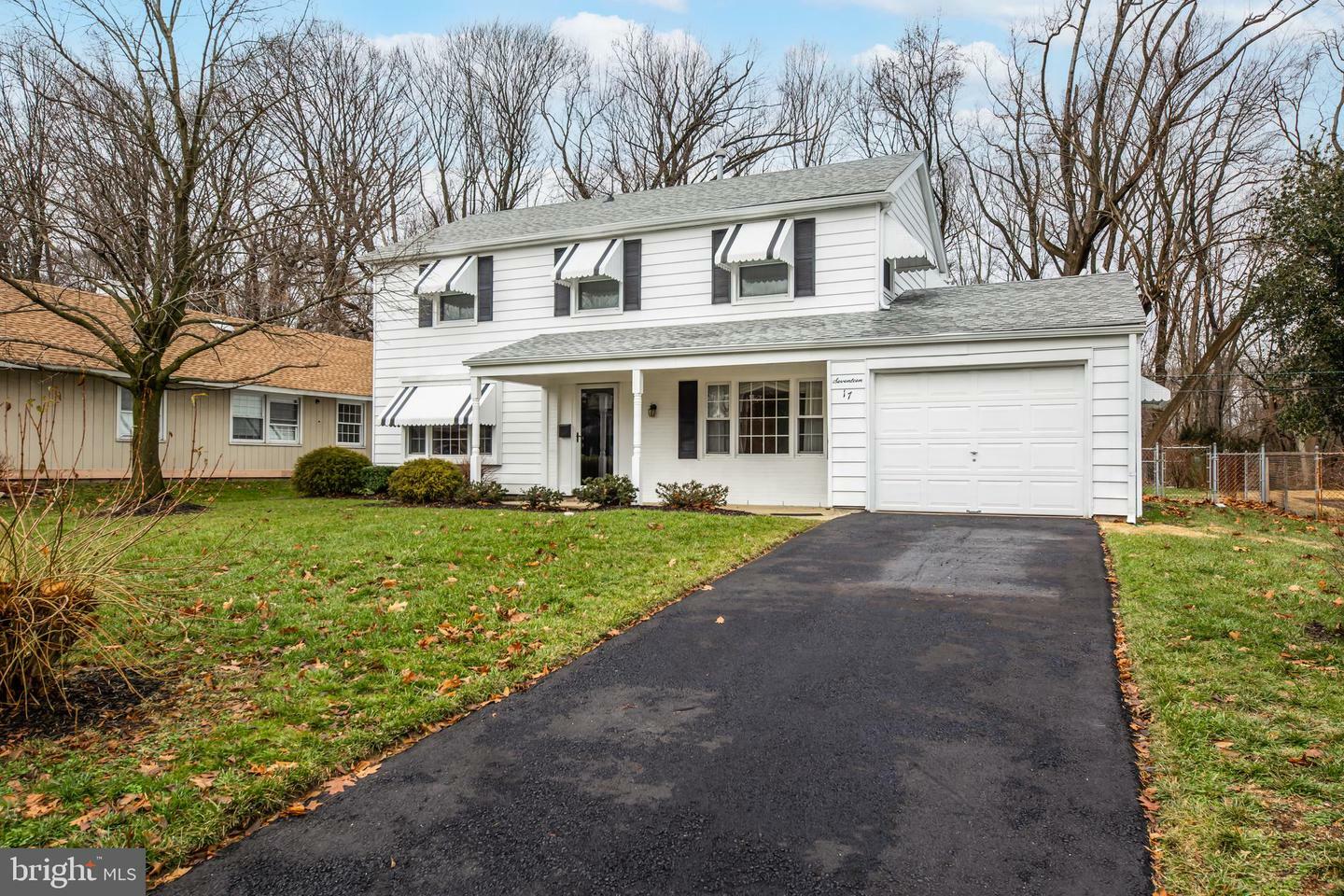 Property Photo:  17 Mainbridge Lane  NJ 08046 