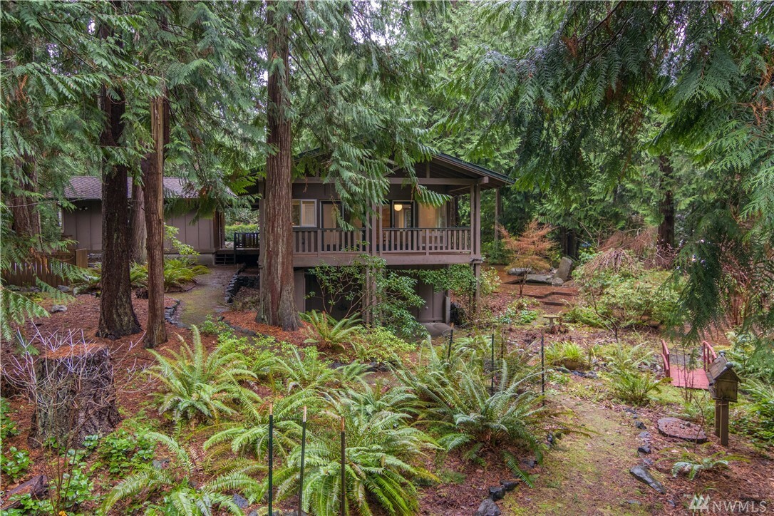 Property Photo:  462 Baycliff Dr  WA 98368 