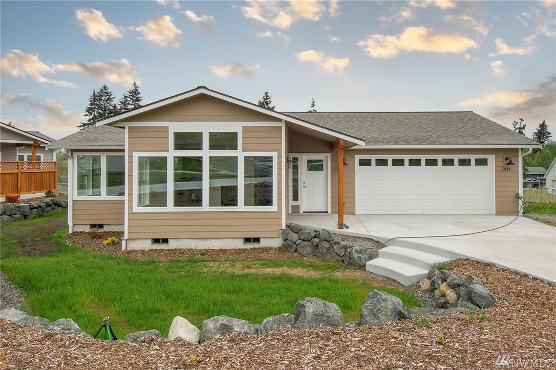 Property Photo:  1414 Rook Dr  WA 98362 