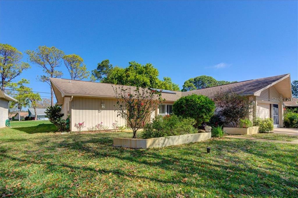 Property Photo: 1650 Glengarry Drive FL 34684