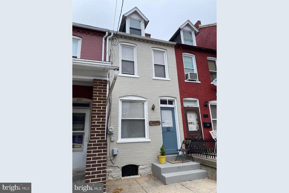 Property Photo: 619 E Marion Street PA 17602