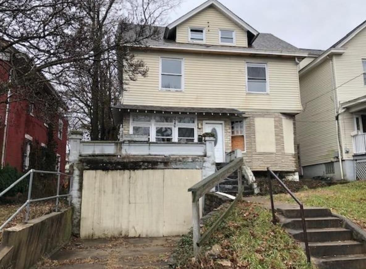 Property Photo: 3346 Bonaparte Ave OH 45207