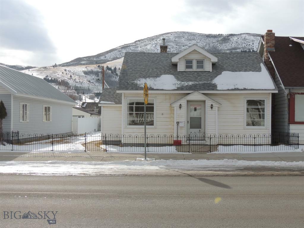 Property Photo:  913 E Park Street  MT 59711 