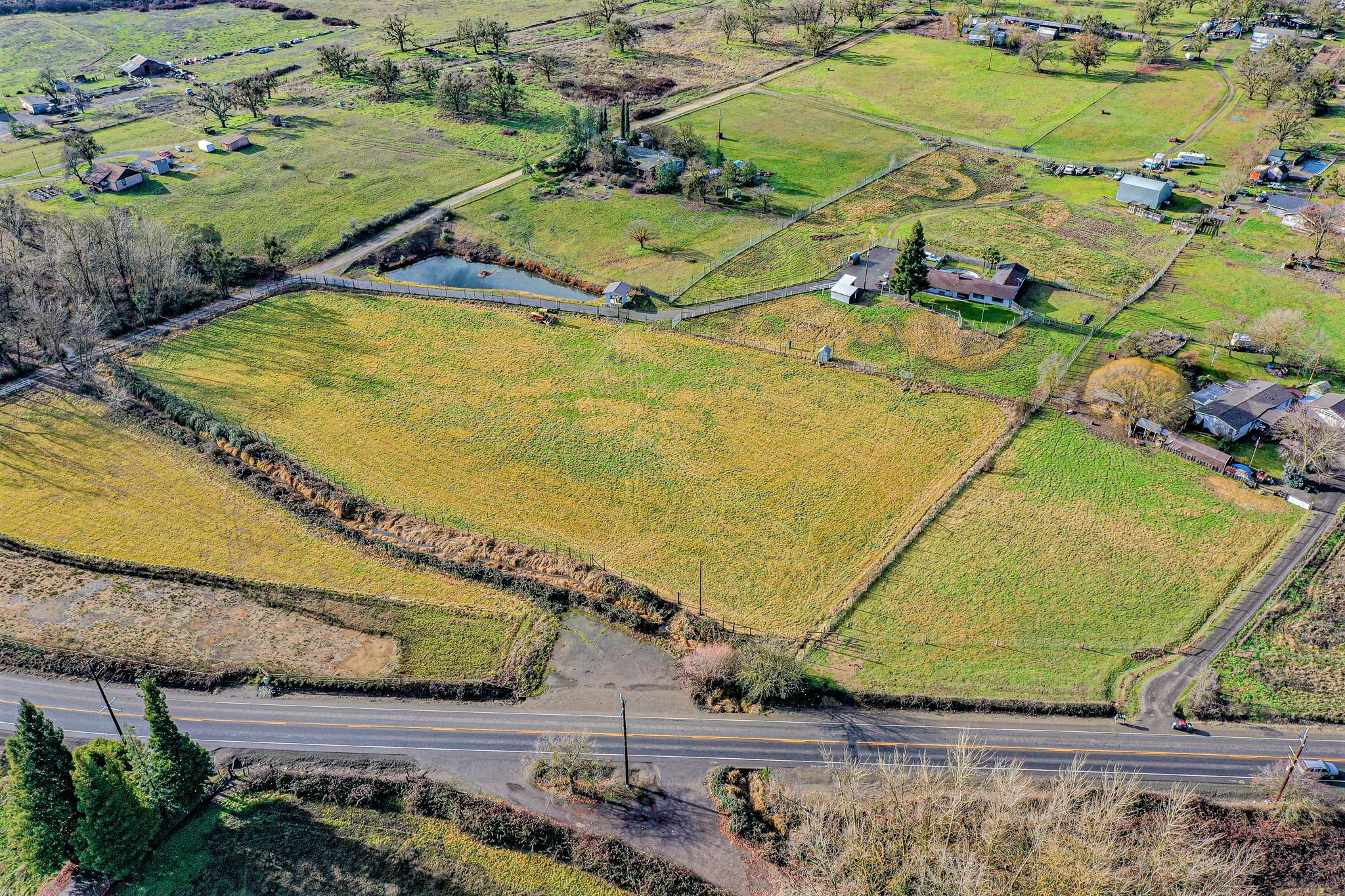 Property Photo: 6577 Blackwell Road OR 97502