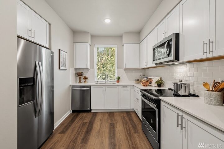 Property Photo:  2007 101st Ave SE 5  WA 98258 