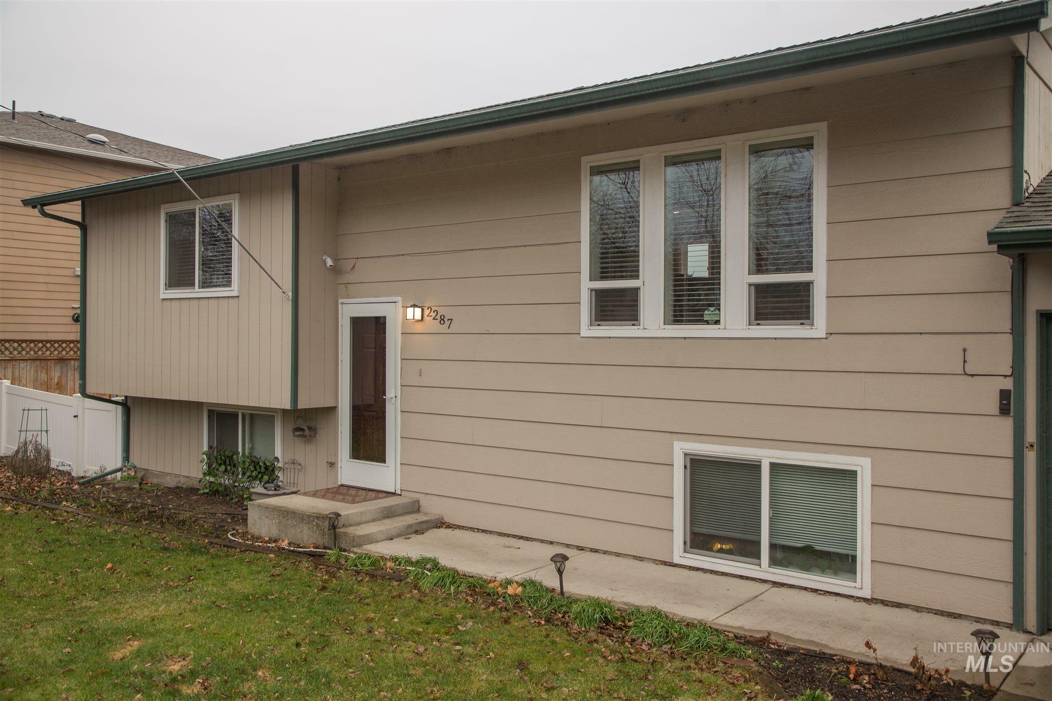 Property Photo:  2287 Schaefer Drive  WA 99403-0000 