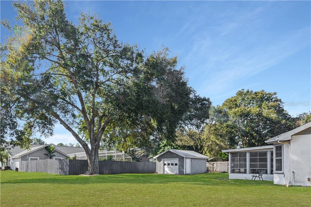 Property Photo: 2724 Lake Landing Blvd FL 32726