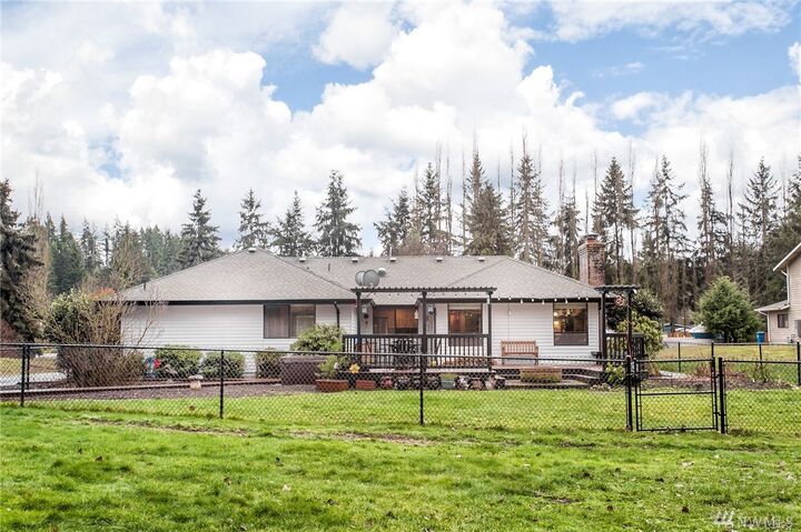 Property Photo:  19224 SE 332nd Place  WA 98092 
