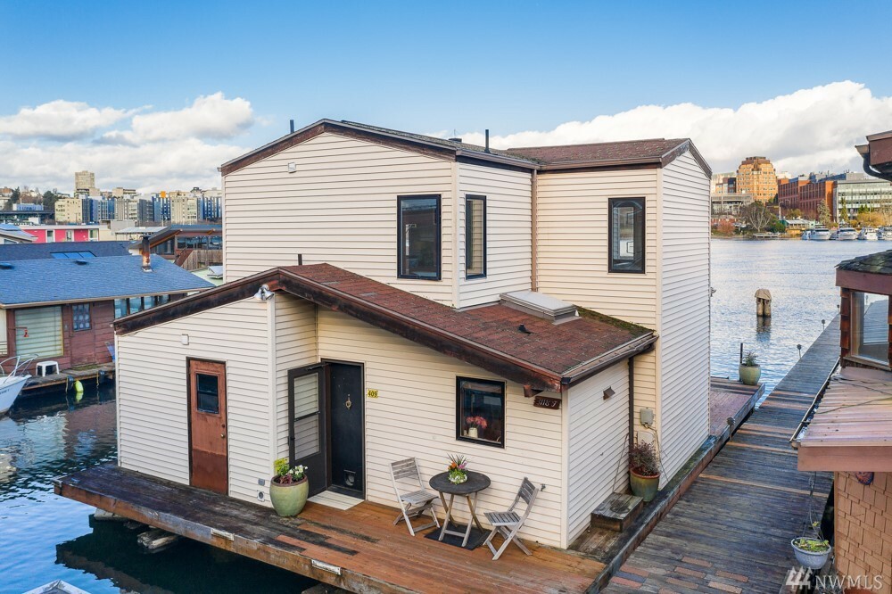 Property Photo:  3118 Portage Bay Place F  WA 98102 