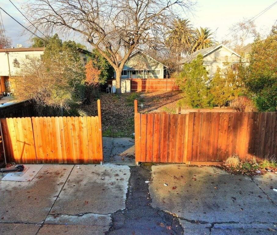 Property Photo:  2522 Rear Lot V Street  CA 95818 