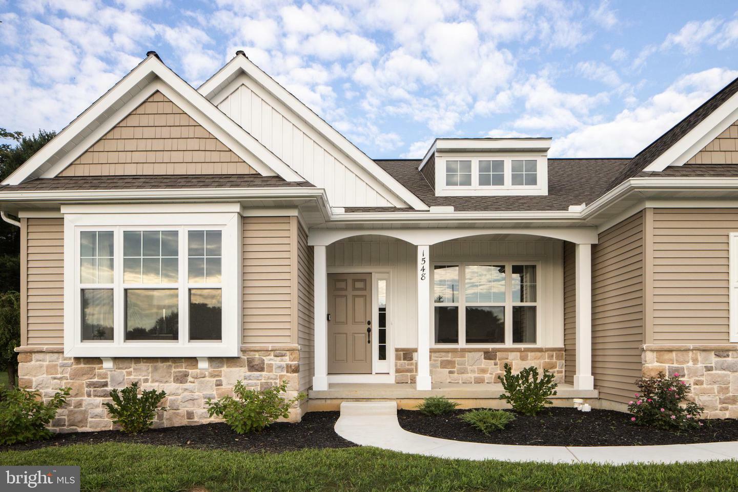 Property Photo:  1548 Cambridge Drive  PA 17042 