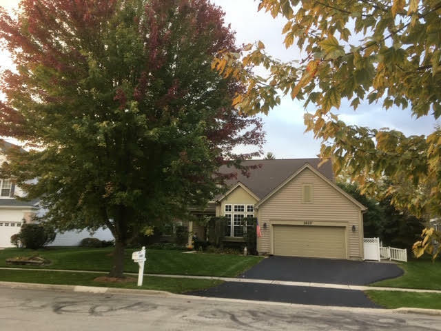 Property Photo: 1625 Nathan Lane IL 60048