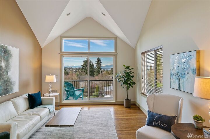 Property Photo: 10703 Greenwood Ave N D WA 98133