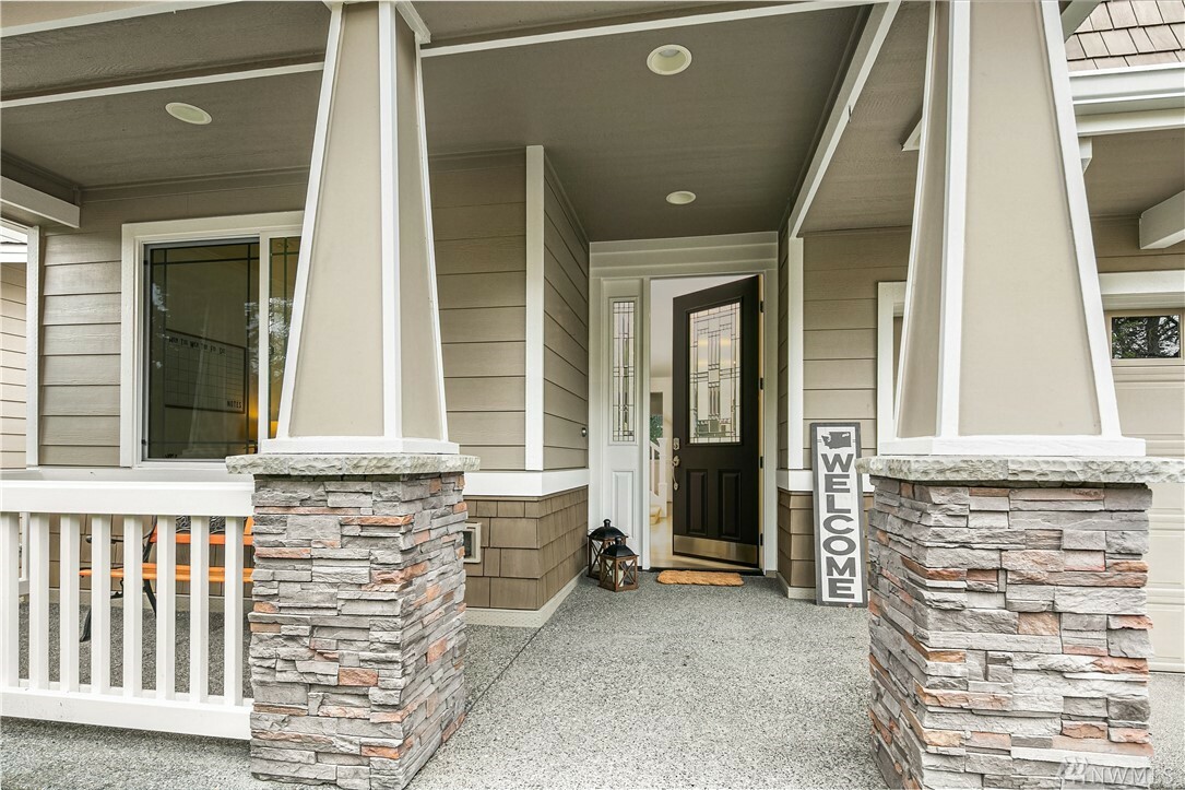 Property Photo:  4719 NE 2nd St  WA 98059 