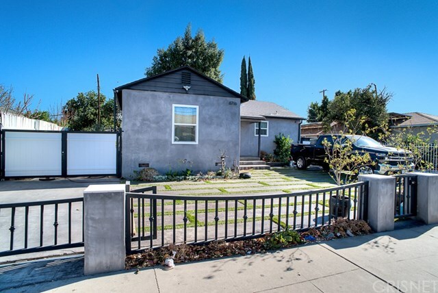 Property Photo:  6716 Etiwanda Avenue  CA 91335 