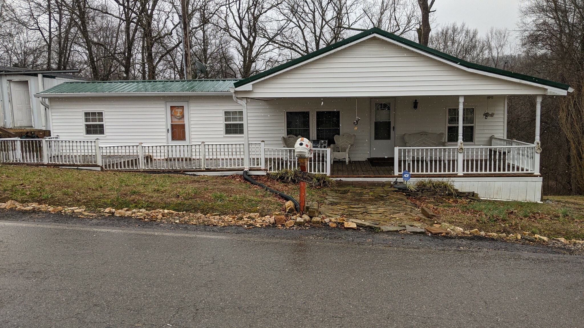 829 Brownfield Rd  Dover TN 37058 photo