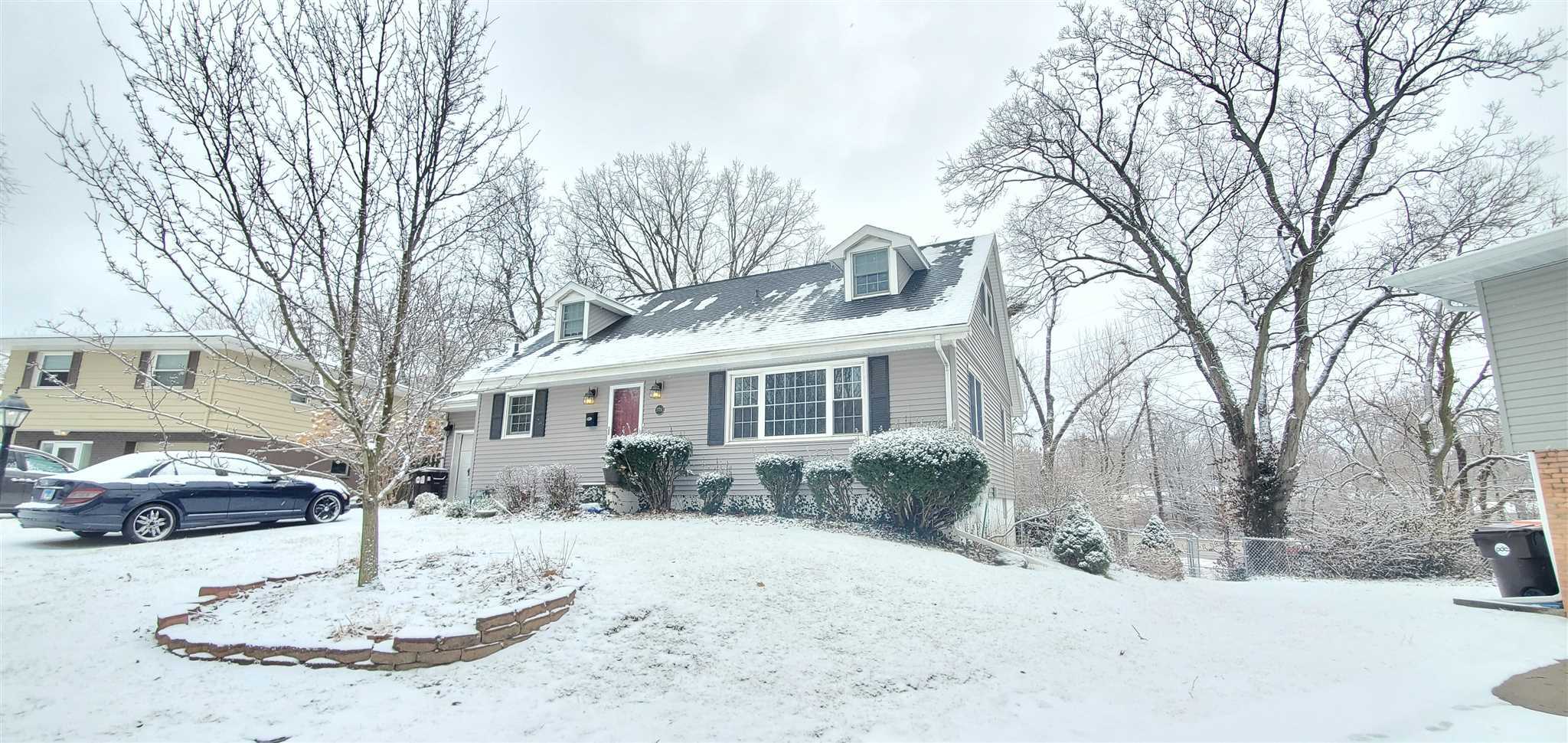 Property Photo:  2724 W Castle  IL 61614 