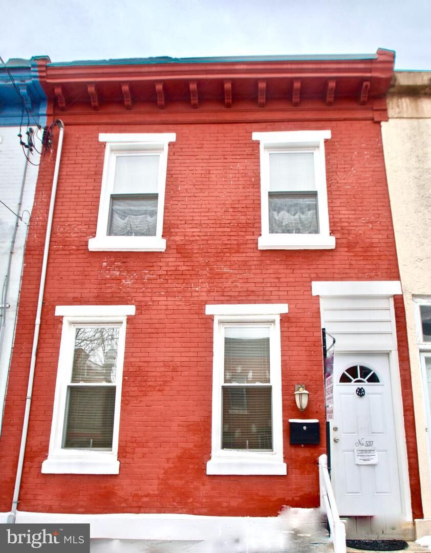 Property Photo:  537 Moore Street  PA 19148 