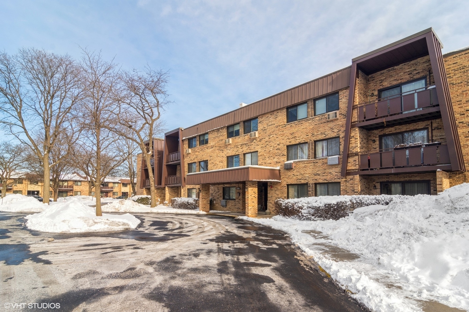 Property Photo: 2604 N Windsor Drive 312 IL 60004