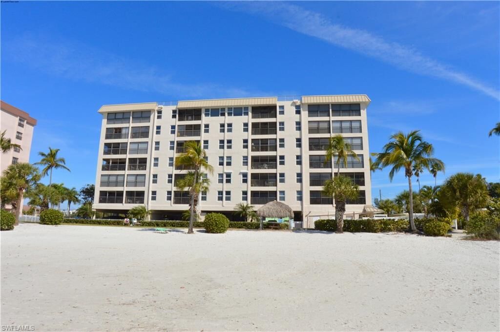 Property Photo:  7700 Estero Boulevard 305  FL 33931 