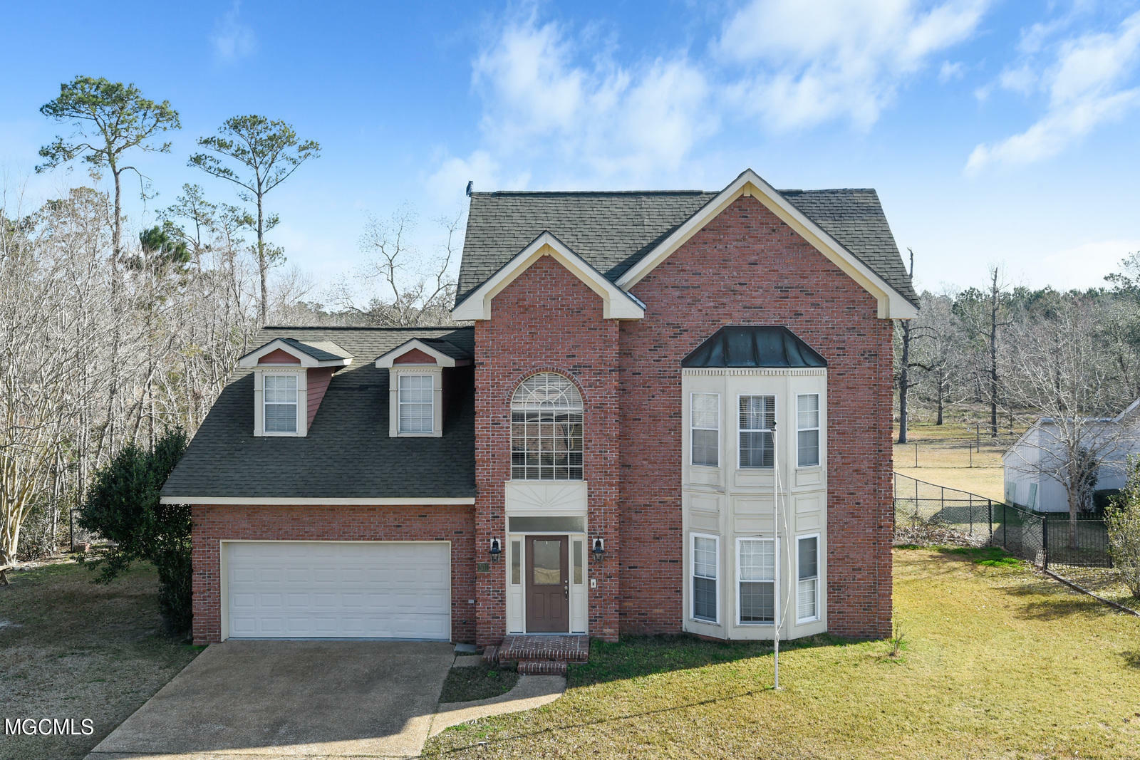 Property Photo:  301 Idlewood Drive  MS 39576 