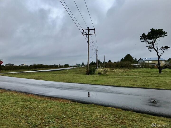 Property Photo:  132 Discovery Ave  WA 98569 