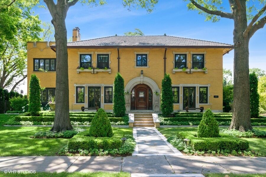 Property Photo:  647 Linden Avenue  IL 60302 