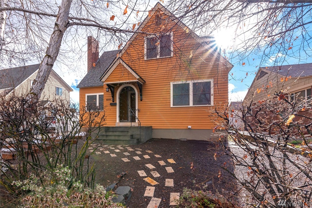 Property Photo: 1041 Columbine St WA 98801