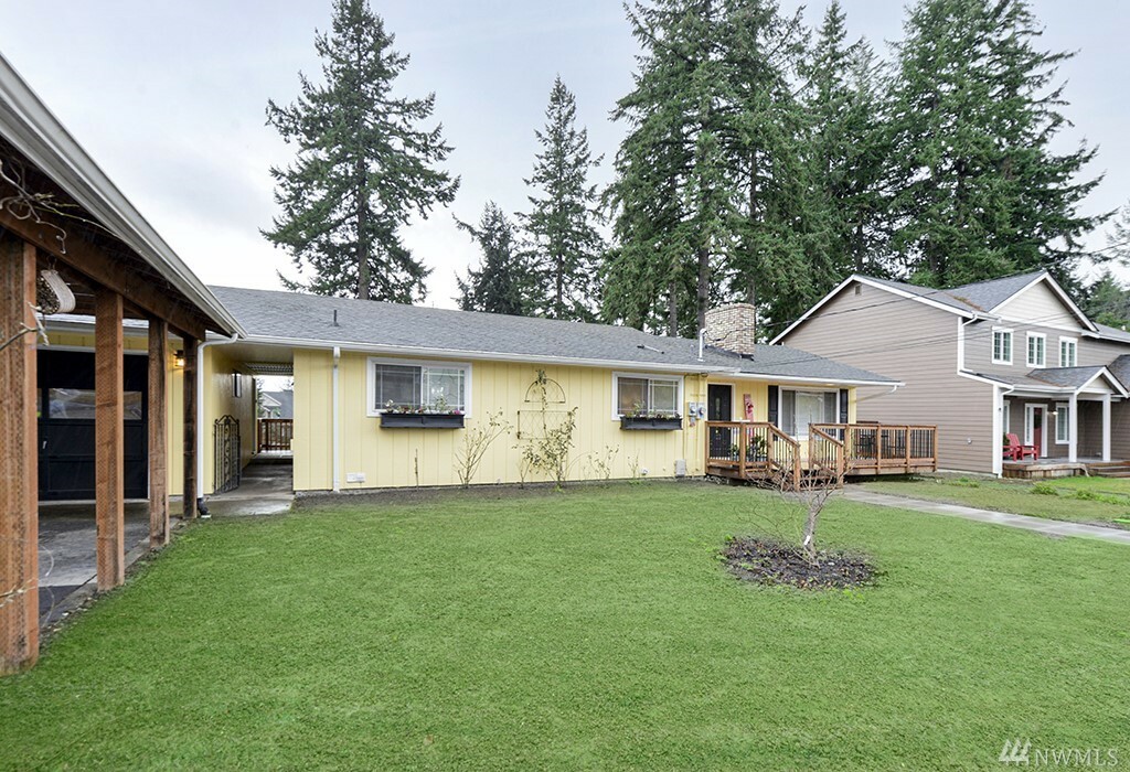 Property Photo: 6318 2nd St Ct E WA 98424