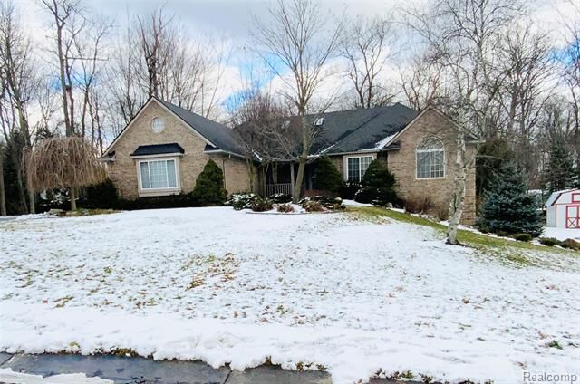 2385 Holland Street  Orion Twp MI 48360 photo