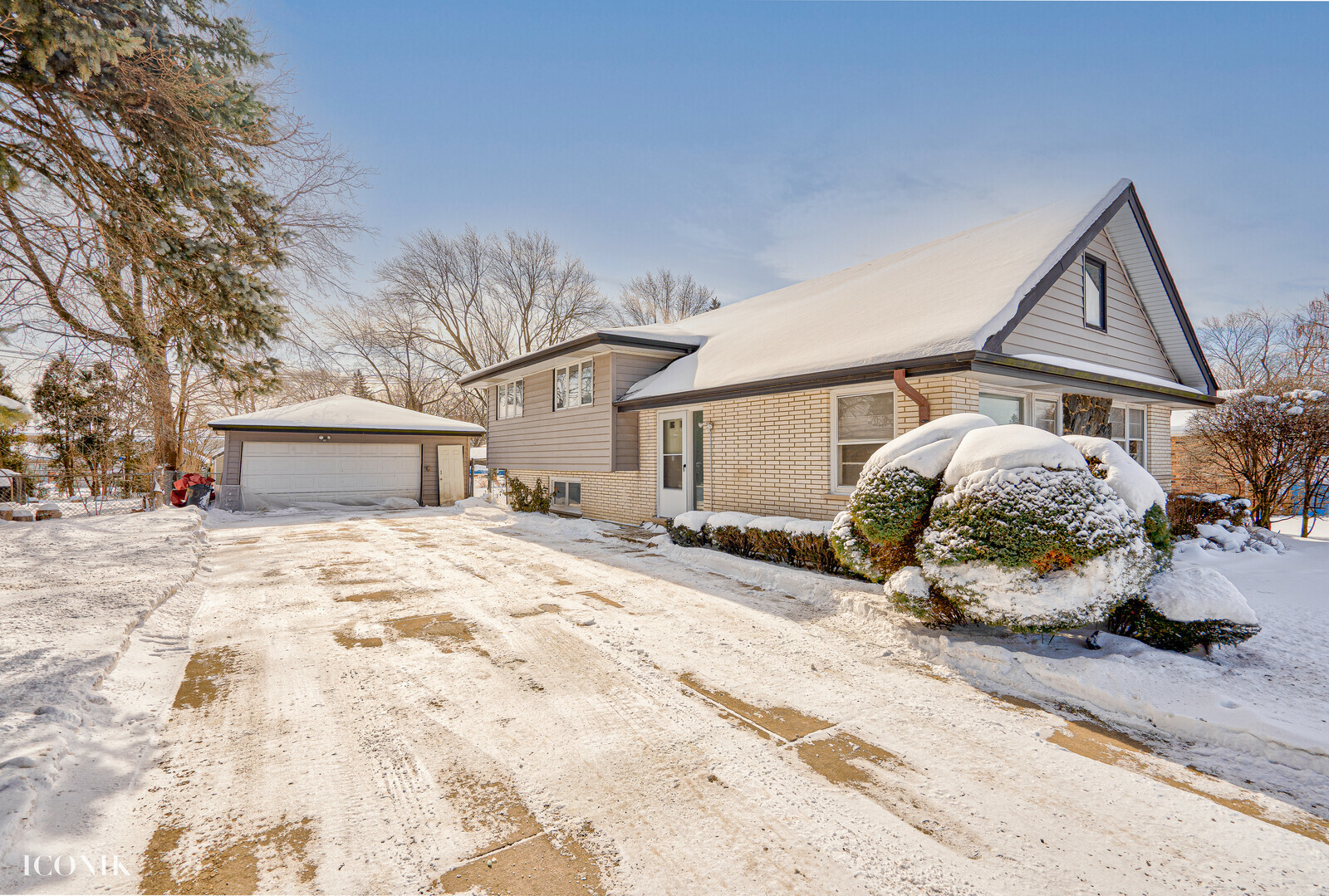 Property Photo:  7837 W 101st Street  IL 60465 
