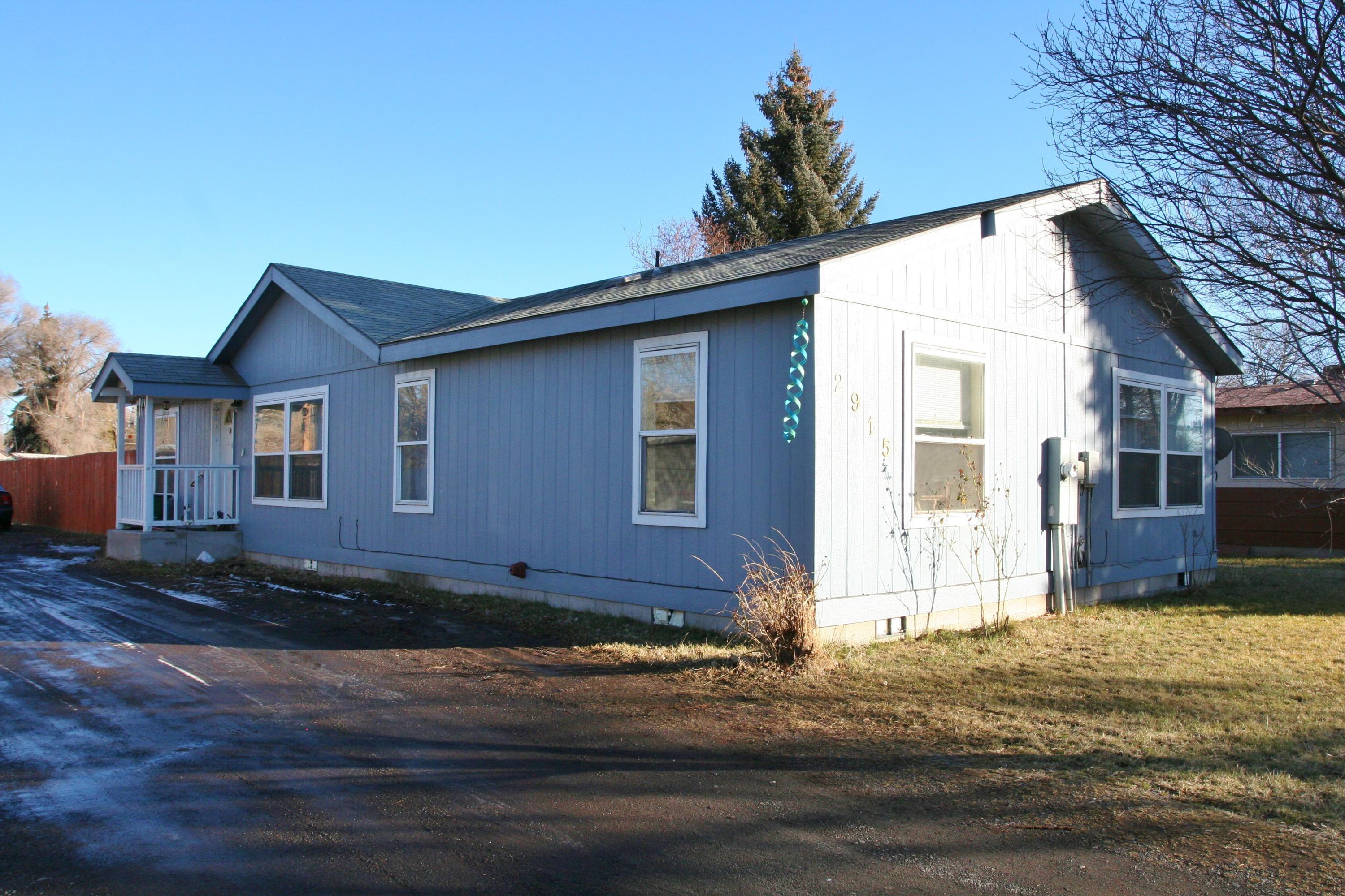 Property Photo: 2915 Altamont Drive OR 97603
