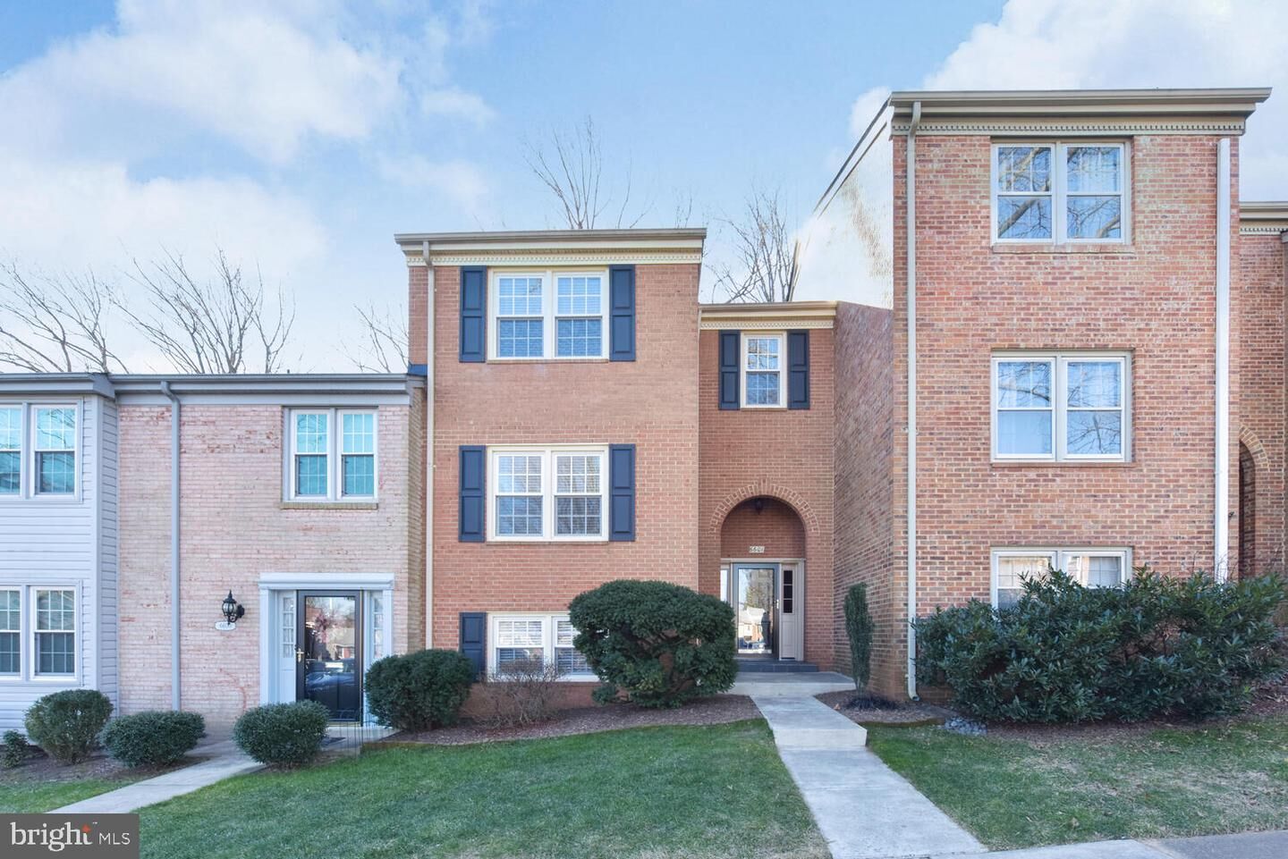 Property Photo:  6601 Midhill Place  VA 22043 