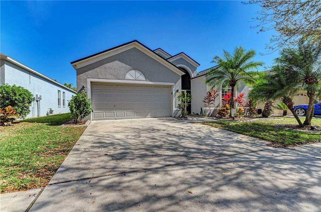 Property Photo:  6819 Monarch Park Drive  FL 33572 