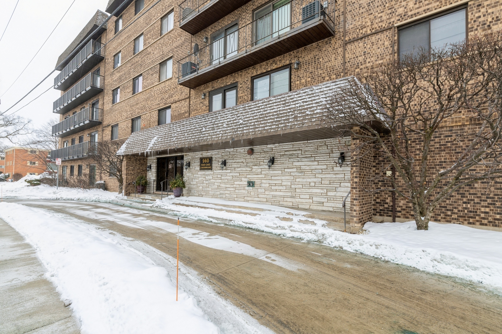 Property Photo:  960 S Des Plaines River Road 604  IL 60016 