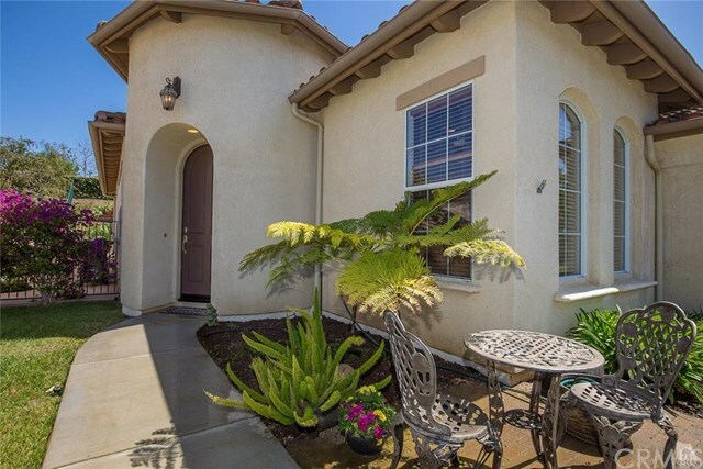 Property Photo:  436 Via Del Lago  CA 91320 