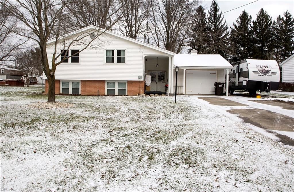 Property Photo: 338 Durst Drive NW OH 44483