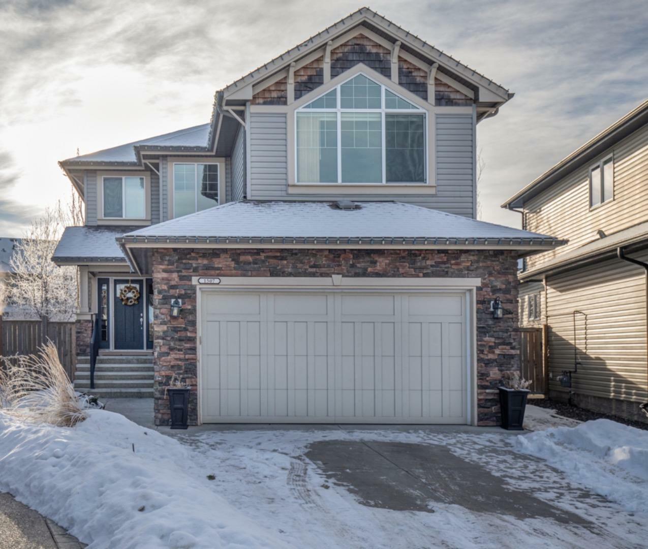 Property Photo: 1507 Montgomery Place SE AB T1V 0B8