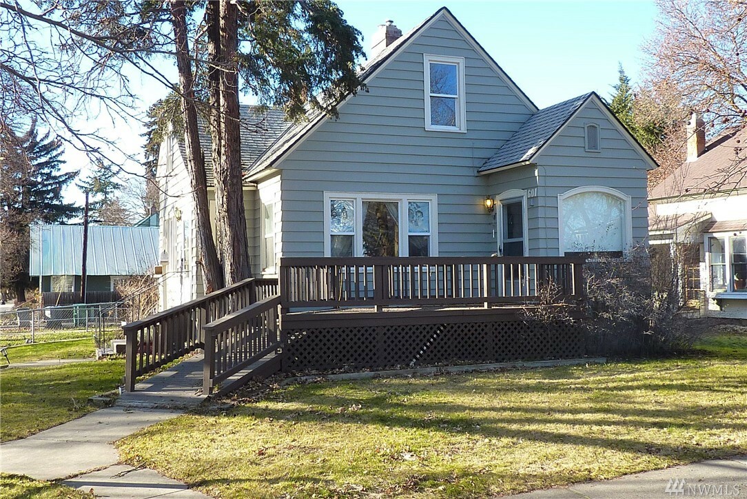 Property Photo:  601 N Anderson St  WA 98926 