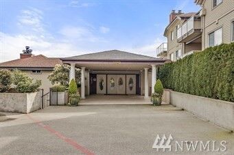 Property Photo: 2760 76th Ave SE 510 WA 98040