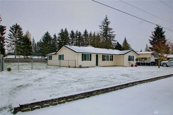 Property Photo:  333 Parkwood Lane  WA 98284 