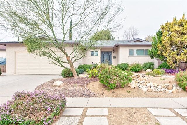 Property Photo: 10341 Aldea Avenue CA 91344