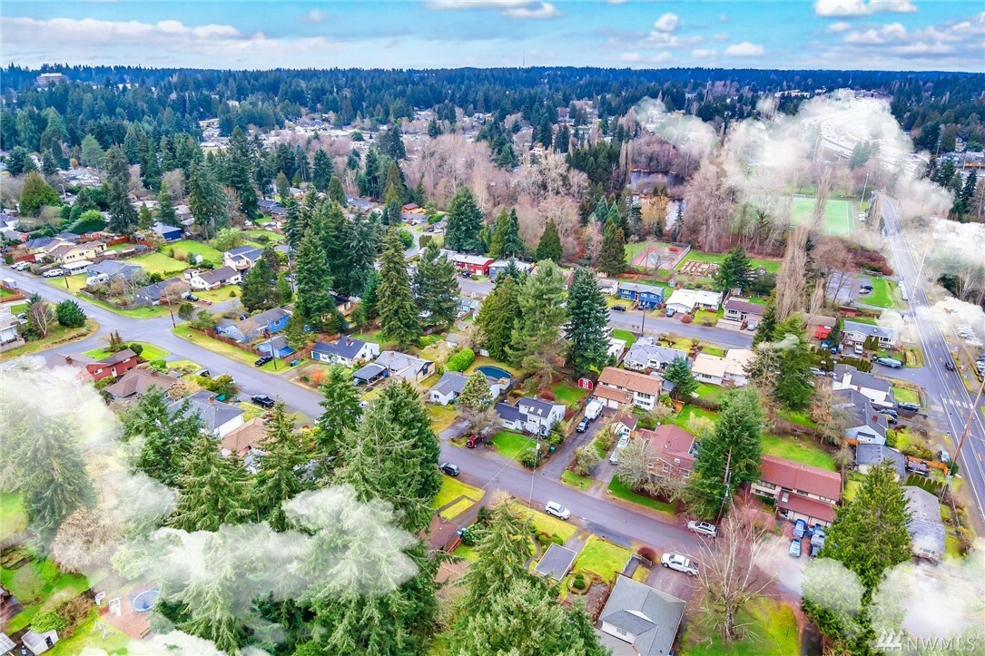 Property Photo:  2330 N 148th St  WA 98133 