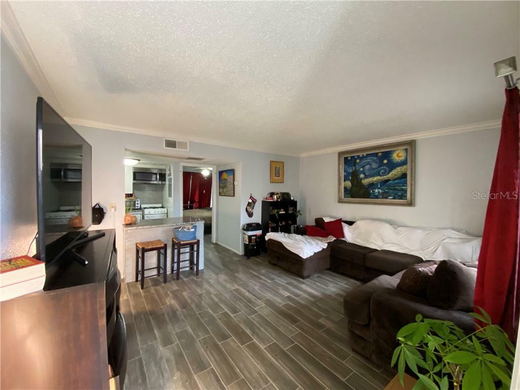 Property Photo: 145 Oyster Bay Circle 150 FL 32701