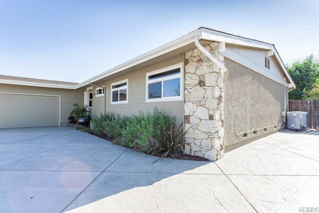 Property Photo:  1546 Emeric Avenue  CA 93065 