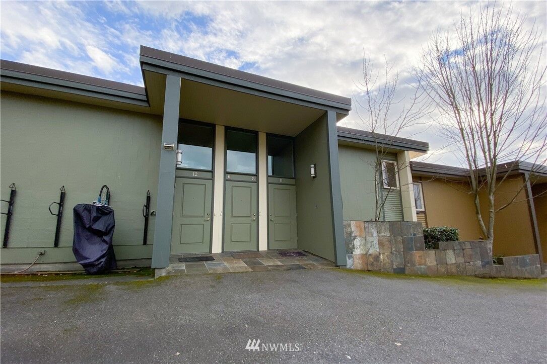 Property Photo:  3933 S Pearl Street 5  WA 98118