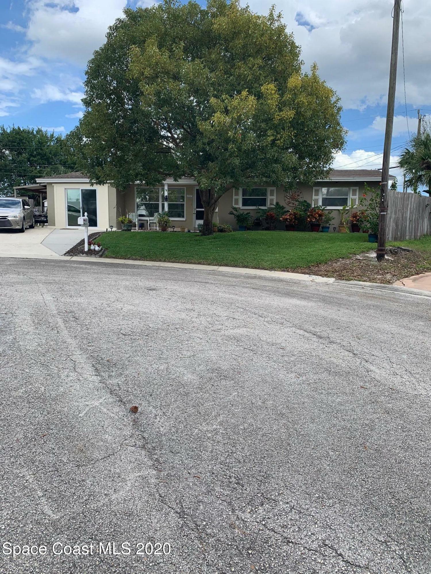 Property Photo: 1517 Burgess Court FL 32935