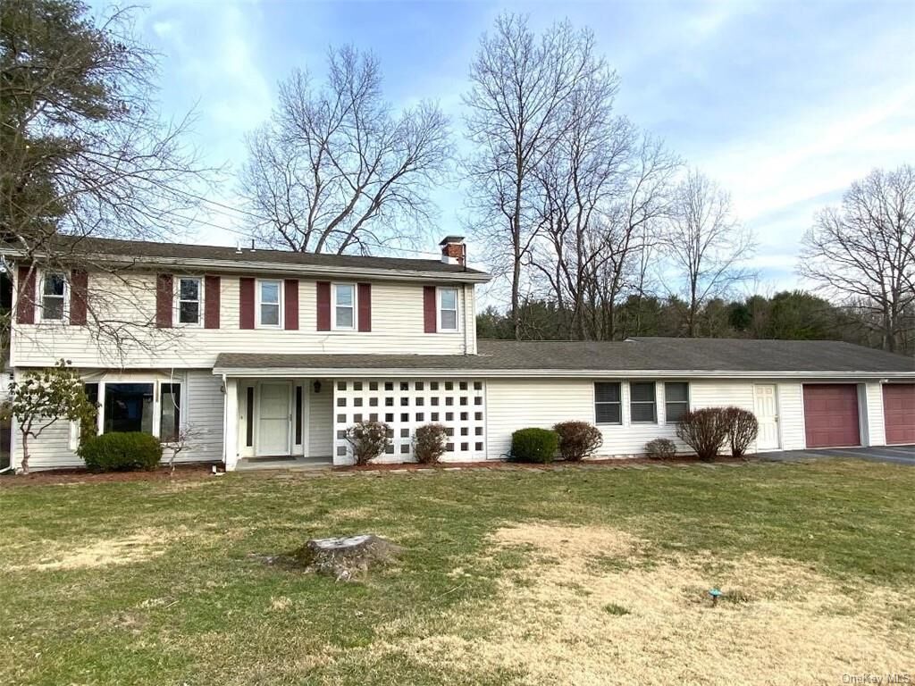 Property Photo:  7 Casperkill Drive  NY 12603 